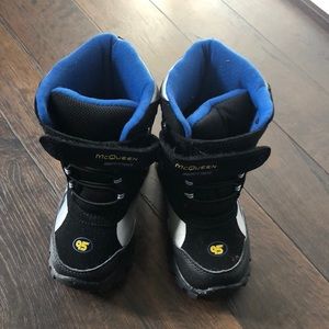 Cars winter boots size 9/10 barely worn